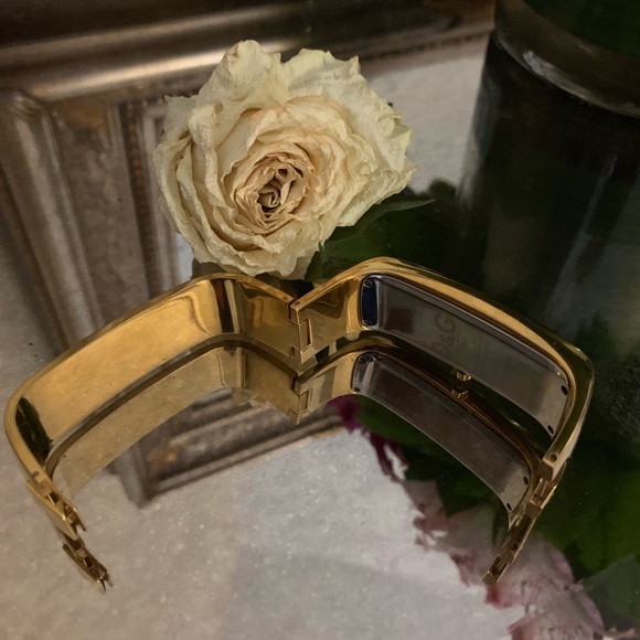 *Authentic* Dolce&Gabbana Square Bangle Watch - Picture 4 of 8